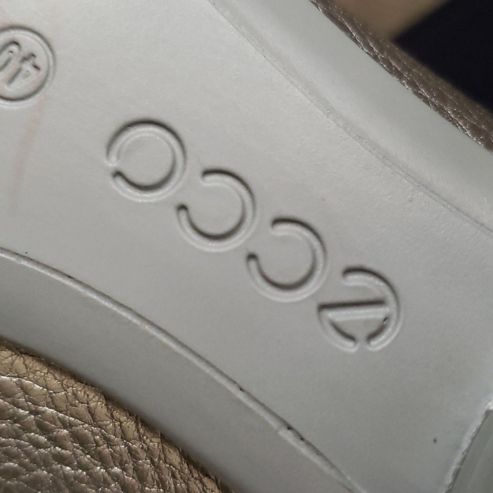 ECCO  flats size 9. - Picture 8 of 12